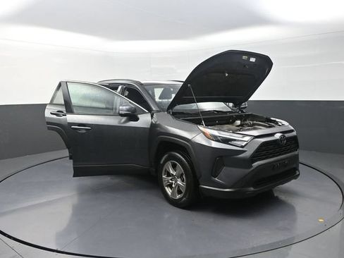 Used 2024 Toyota RAV4 XLE FWD image 39
