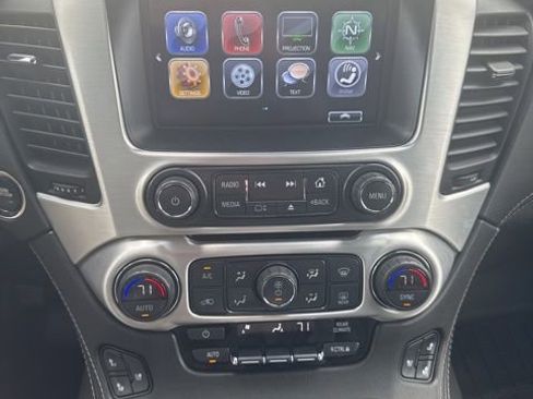 Used 2019 GMC Yukon SLT AWD/4WD image 18