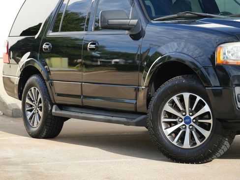 Used 2015 Ford Expedition XLT RWD image 19
