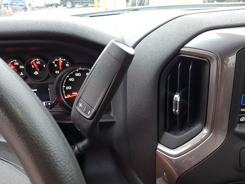 Certified 2025 Chevrolet Silverado 1500 W/T RWD image 12