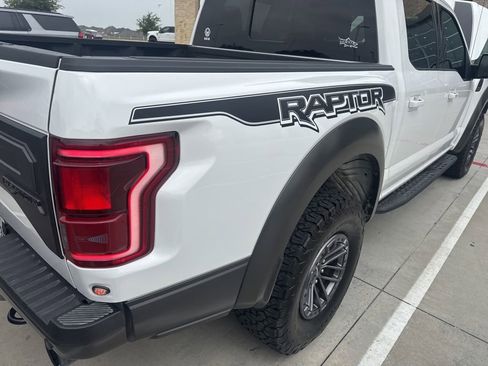 Used 2019 Ford F150 Raptor w/ Equipment Group 802A Luxury AWD/4WD image 14
