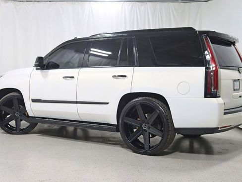 Used 2016 Cadillac Escalade Premium image 9