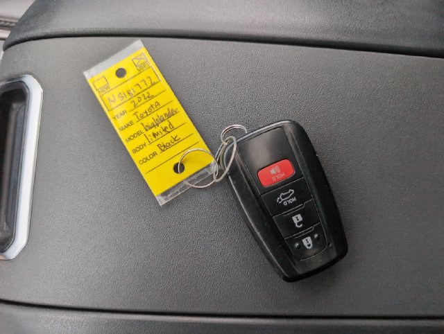 Used 2022 Toyota Highlander Limited AWD/4WD image 35