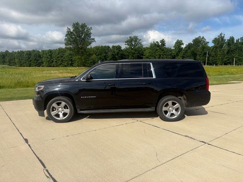 Used 2018 Chevrolet Suburban LS AWD/4WD image 3