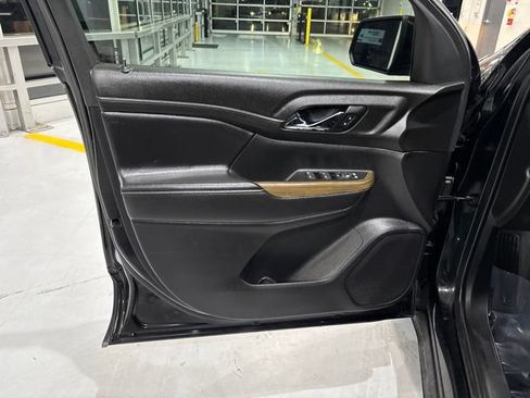 Used 2019 GMC Acadia SLE FWD image 15