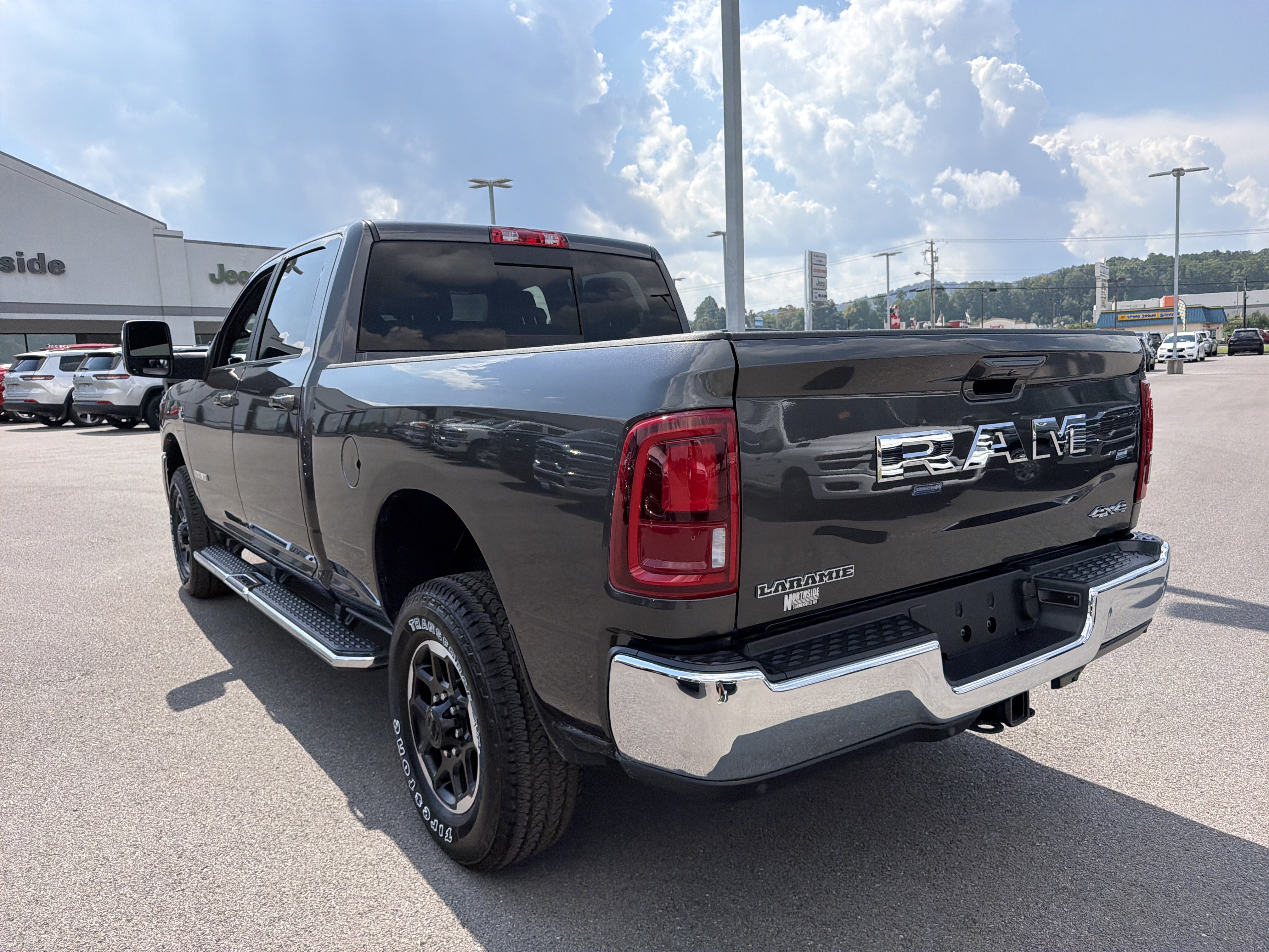 New 2027 RAM 2500 Laramie AWD/4WD image 9