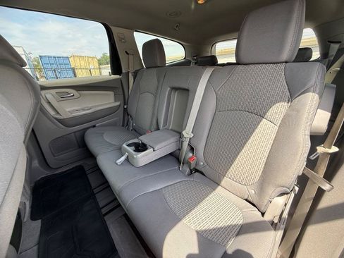 Used 2012 Chevrolet Traverse LT FWD image 12