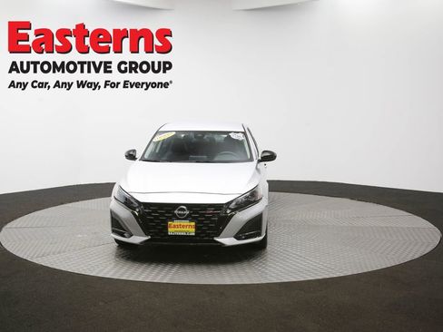 Used 2023 Nissan Altima 2.5 SR FWD image 49
