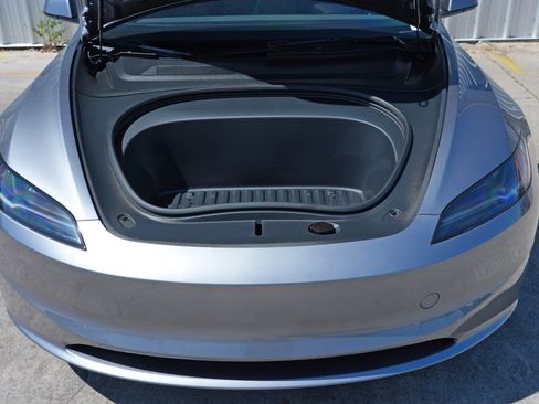 Used 2025 Tesla Model 3 Long Range image 8