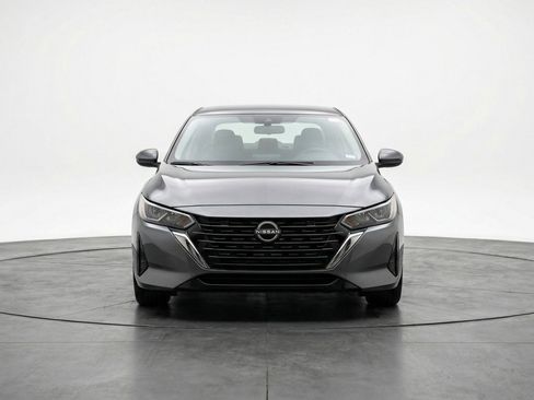 Used 2025 Nissan Sentra SV FWD image 2