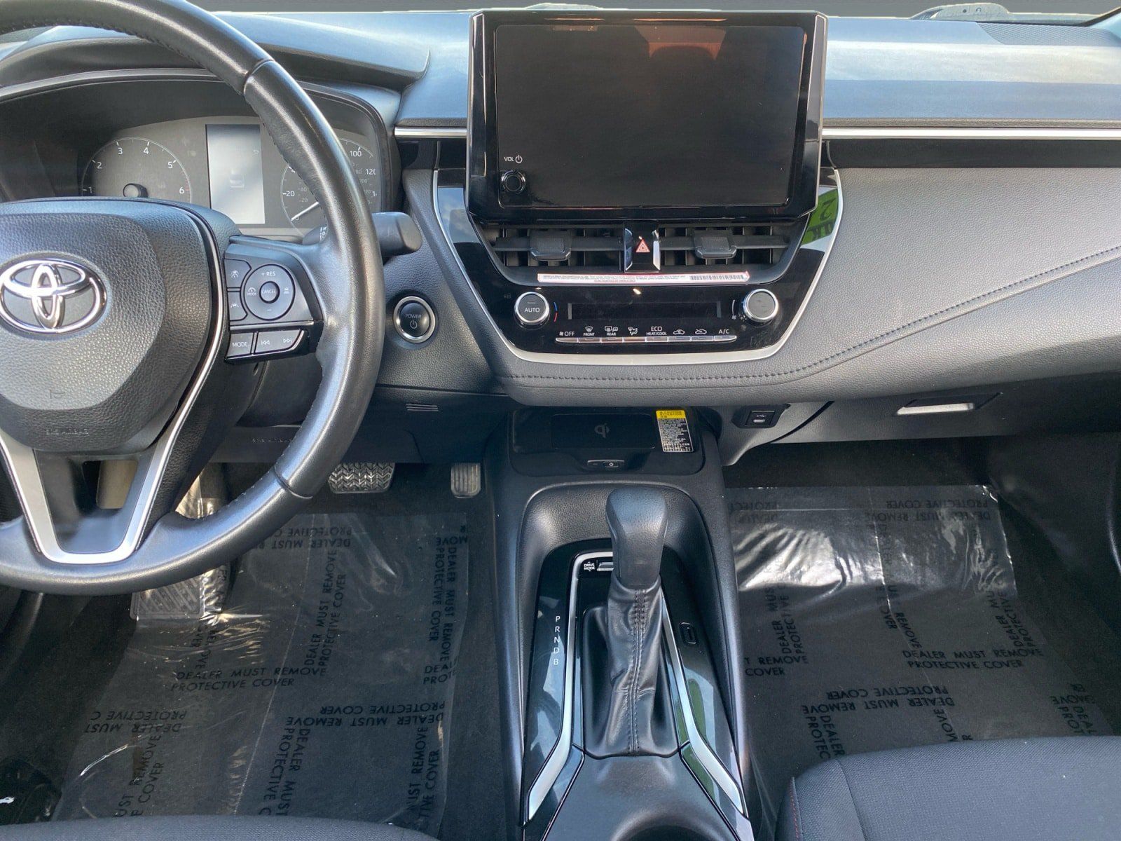 Used 2024 Toyota Corolla SE w/ SE Package FWD image 11