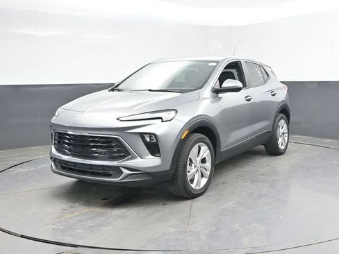 Used 2025 Buick Encore GX Preferred AWD/4WD image 8