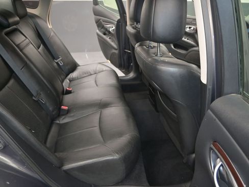 Used 2011 INFINITI M37 w/ Premium Pkg image 25