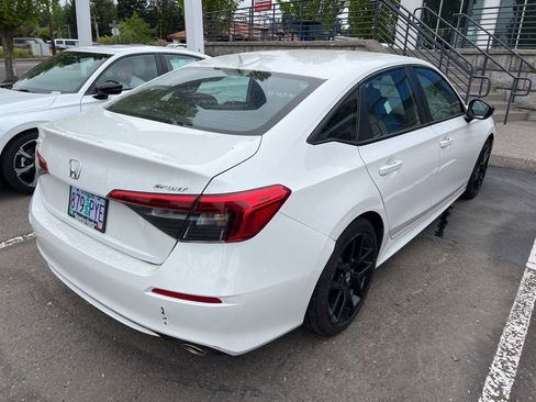 Used 2024 Honda Civic Sport image 4