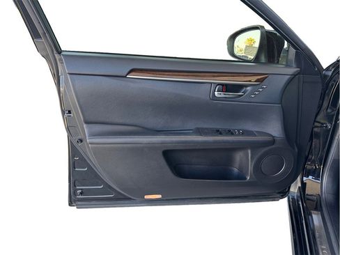 Used 2013 Lexus ES 350 w/ Luxury Pkg FWD image 18