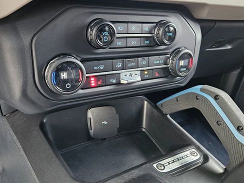 Used 2023 Ford Bronco Wildtrak image 22