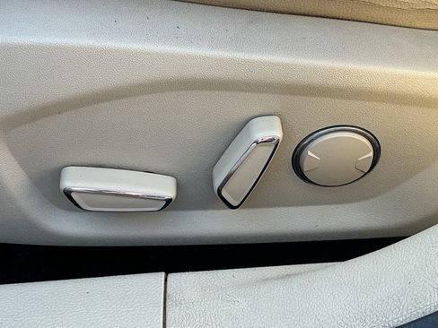 Used 2014 Ford Fusion SE w/ Equipment Group 202A FWD image 14