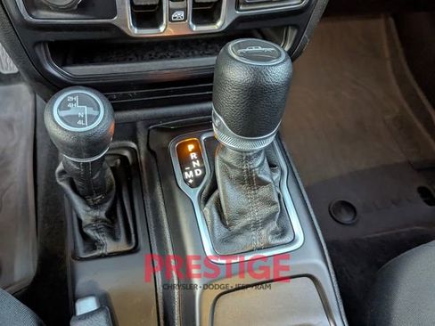 Used 2023 Jeep Gladiator Sport image 26