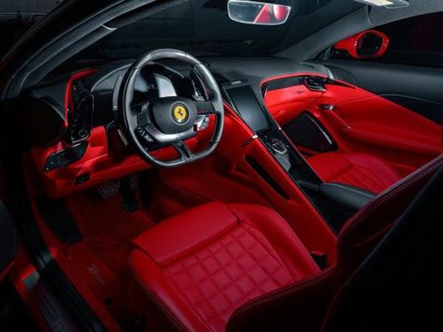 Used 2021 Ferrari Roma image 9