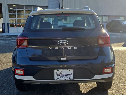 Certified 2025 Hyundai Venue Limited image 29