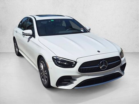 Used 2023 Mercedes-Benz E 350 4MATIC Sedan image 3