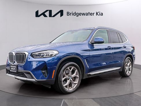 Used 2022 BMW X3 xDrive30i w/ Convenience Package AWD/4WD image 3
