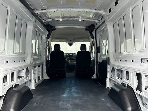 Used 2025 Ford Transit 250 148 Medium Roof RWD image 21