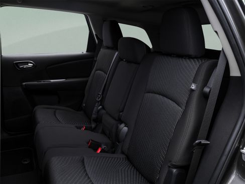 Used 2018 Dodge Journey SE w/ Popular Equipment Group FWD image 18