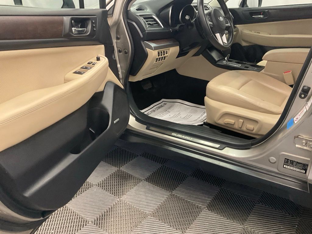 Used 2017 Subaru Outback 2.5i Limited AWD/4WD image 7