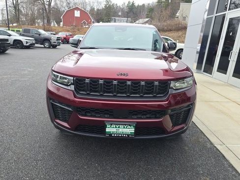 New 2026 Jeep Grand Cherokee 4WD image 2