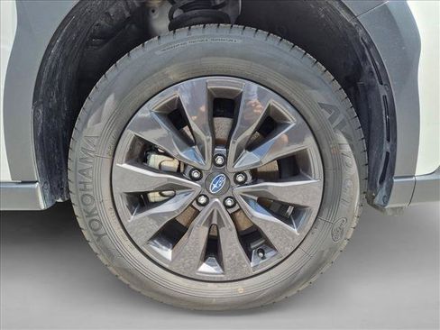 Used 2025 Subaru Outback Onyx Edition AWD/4WD image 23