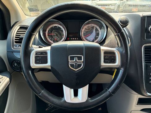 Used 2017 Dodge Grand Caravan SE w/ Power Window Group FWD image 15