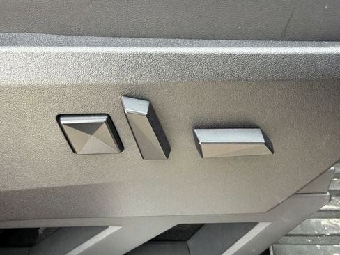 Used 2024 Tesla Cybertruck AWD Crew Cab image 27