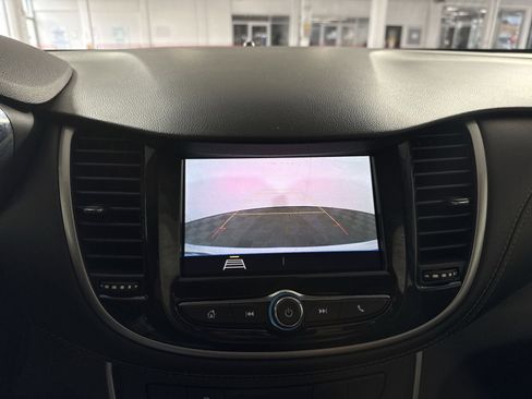 Used 2020 Chevrolet Trax LS FWD image 19