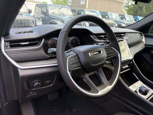 New 2026 Jeep Grand Cherokee Laredo X AWD/4WD image 8