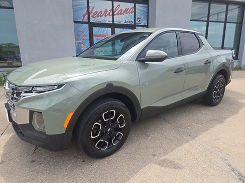 Used 2024 Hyundai Santa Cruz SEL AWD/4WD image 3