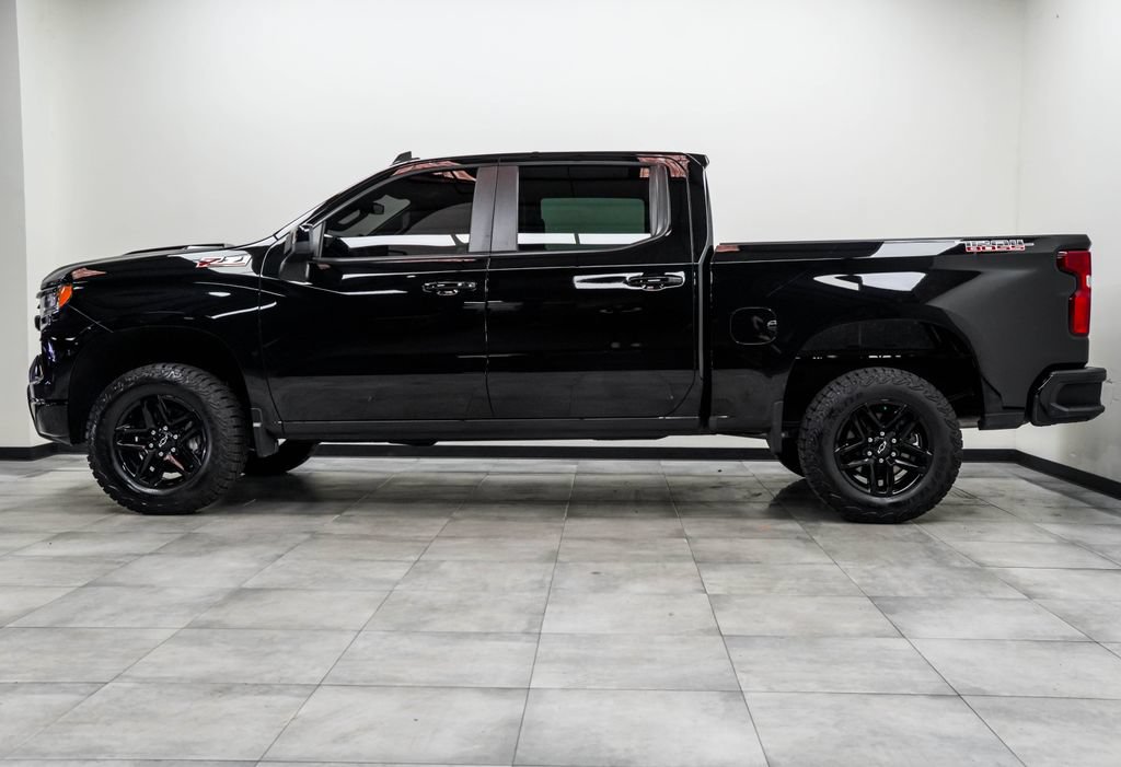 Used 2024 Chevrolet Silverado 1500 LT Trail Boss w/ Convenience Package II AWD/4WD image 10
