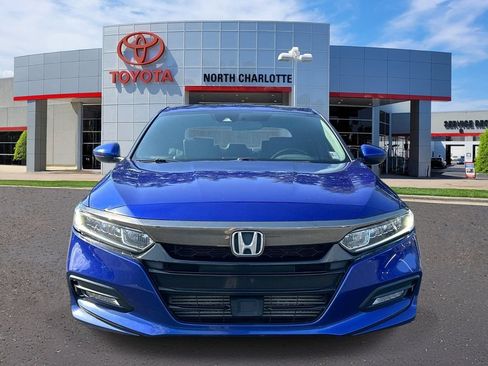Used 2019 Honda Accord Sport image 2
