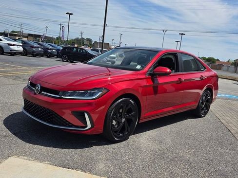 New 2026 Volkswagen Jetta SE FWD image 3