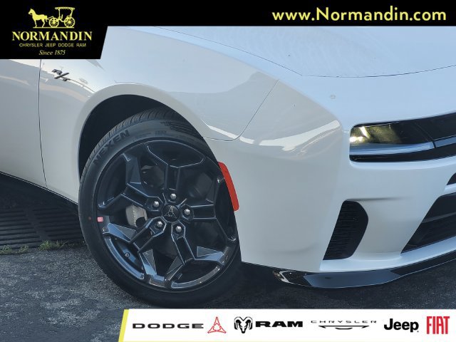 New 2026 Dodge Charger R/T w/ Blacktop Package AWD/4WD image 3