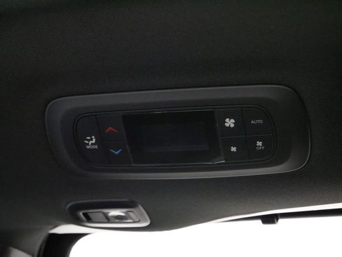 New 2026 Chrysler Pacifica Select AWD/4WD image 30