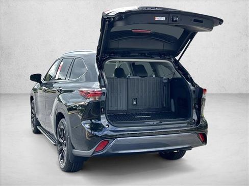 New 2026 Toyota Highlander Limited AWD/4WD image 9