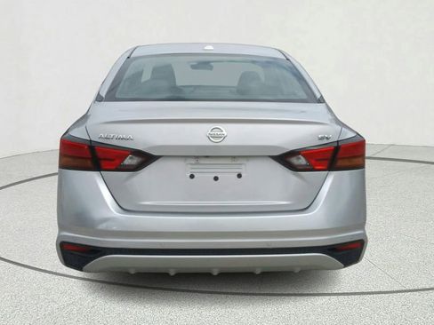 Used 2022 Nissan Altima 2.5 SV FWD image 5