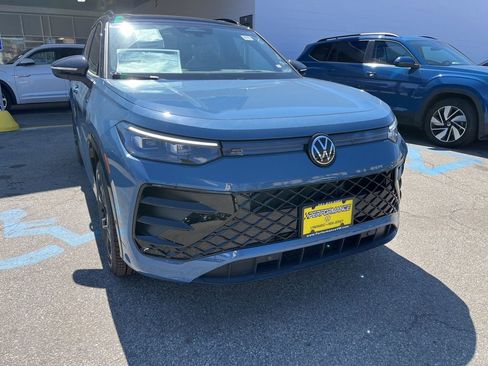 New 2026 Volkswagen Tiguan SE R-Line image 5