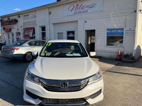 Used 2017 Honda Accord LX image 1
