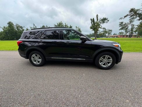 Used 2022 Ford Explorer XLT AWD/4WD image 15