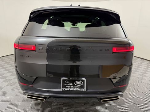Used 2025 Land Rover Range Rover Sport SE AWD/4WD image 11