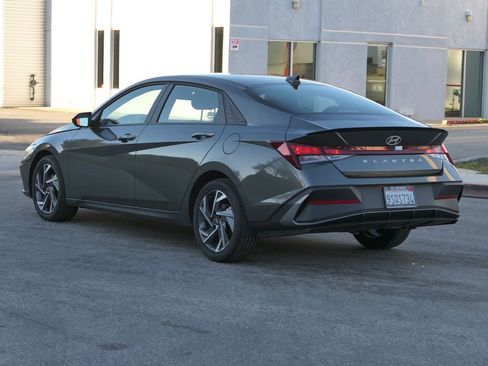 Certified 2025 Hyundai Elantra Sport w/ Cargo Package image 5