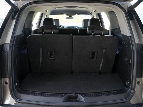 Used 2023 GMC Acadia SLT image 32