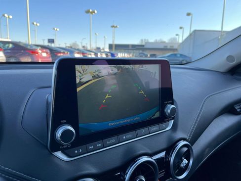 Used 2025 Nissan Sentra SV image 17